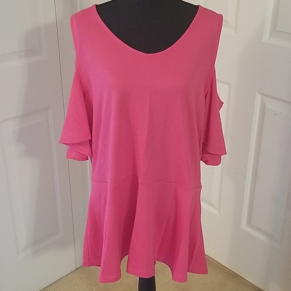 Isaac Mizrahi Tops - ☆ Isaac Mizrahi ☆ Live! Pink Cold Shoulder Top XL